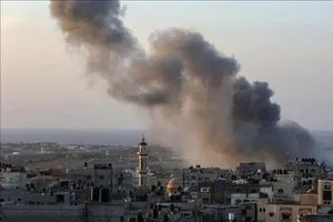 صورة تحت قصف صهيوني .. اشتباكات في مخيم بلاطة شرق نابلس